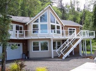 1987 Price Rd, Bremerton, WA 98312