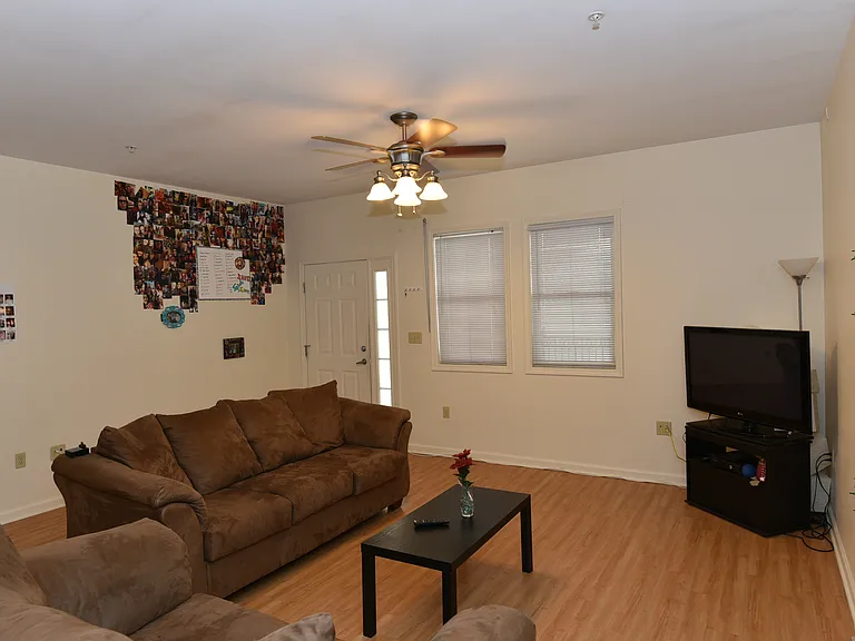 320 S Dunn — Photo 18