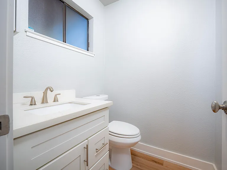 5050 Wilder Dr — Photo 7