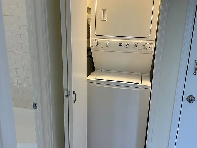 2265 Vassar Dr — Photo 16