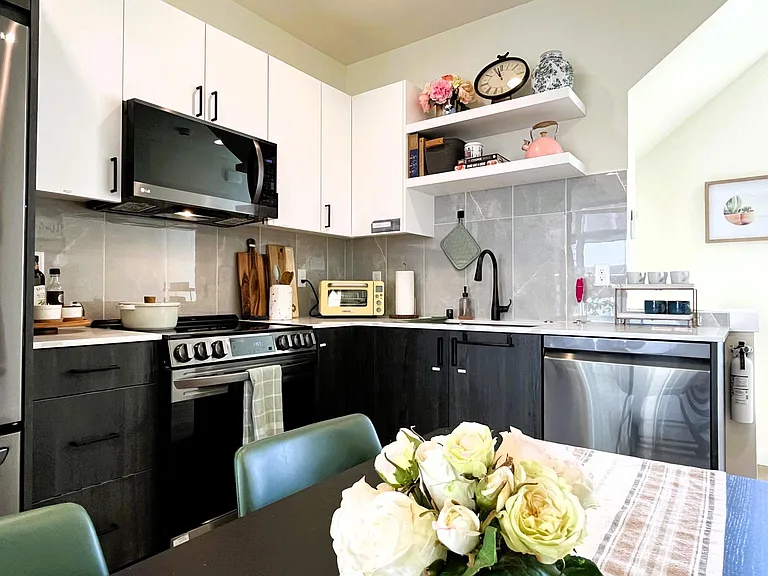 4313B Woodland Park Ave N — Photo 12