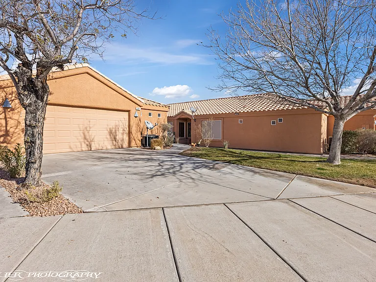 241 Palmer Ln — Photo 35