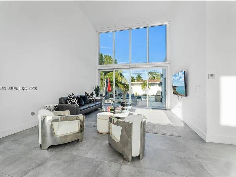 7525 Buccaneer Ave — Photo 6