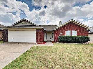 624 Jamie Ln, Mansfield, TX 76063