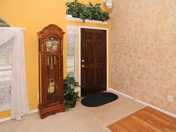 2nd image of 6220 Candletree Ln