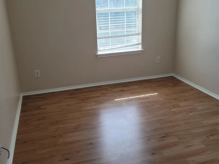 7915 Summerfern Ct — Photo 12