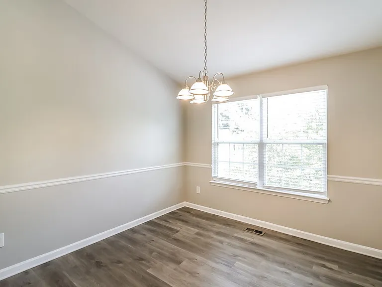 575 Sycamore Dr — Photo 7