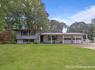 11506 Lakeshore Ave, Grand Haven, MI 49417