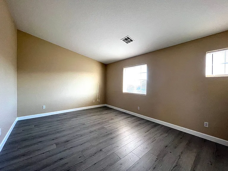 5555 Leaning Oak Ave — Photo 20