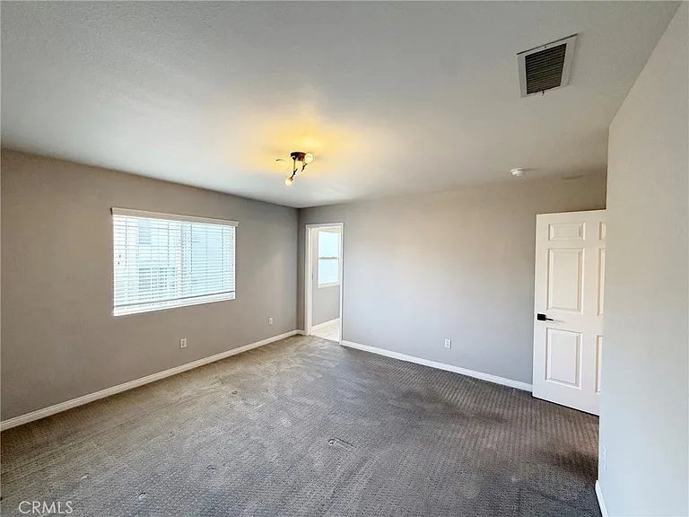 1124 S Mayflower Ave — Photo 13