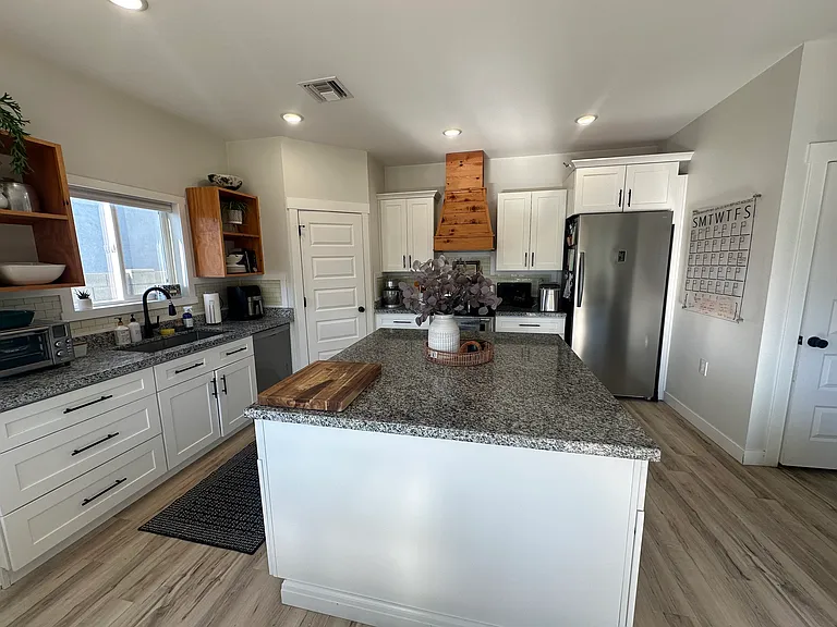 1492 N Porter Ln — Photo 7