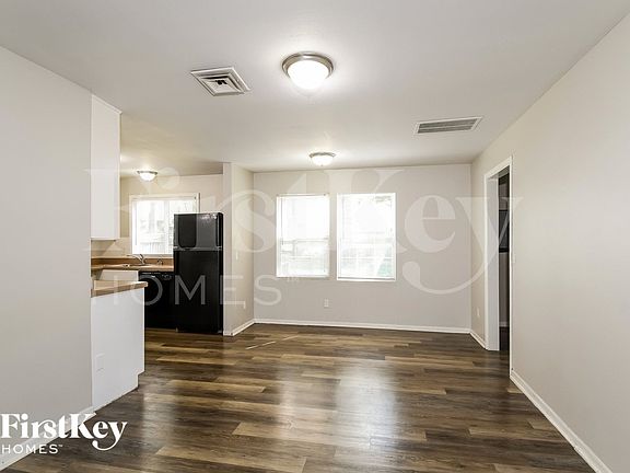 5th image of 440 Durwood Dr