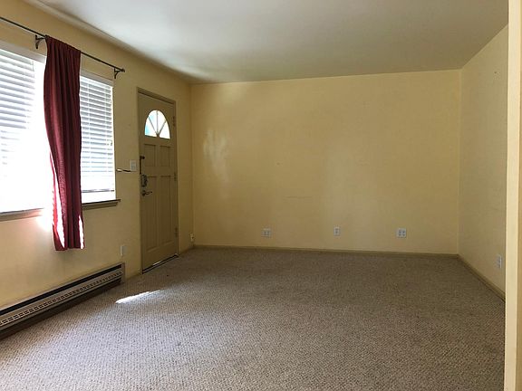 2nd image of 5017 22nd Ave NE APT 2