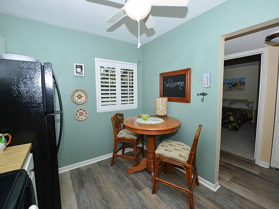 4th image of 734 Bird Bay Dr W