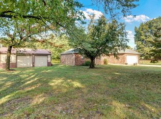846 Oak Hill Dr, Mount Vernon, MO 65712