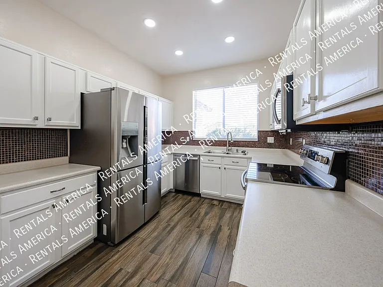 15428 W Mauna Loa Ln — Photo 13