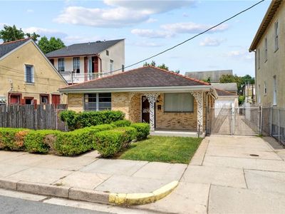 727 Touro St, New Orleans, LA, 70116