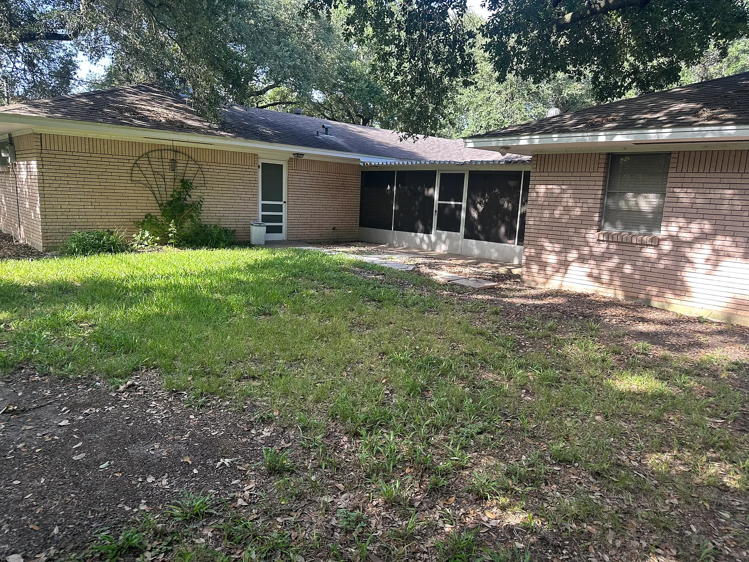3 bed, 2581 sqft, $2,500 — Photo 3