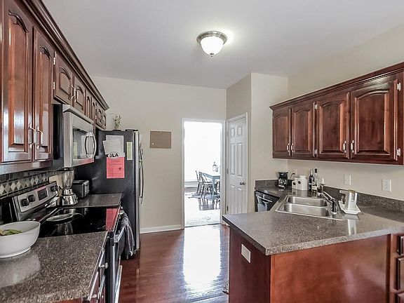 5th image of 103 Gallant Ct