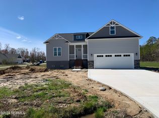 201 N Tamassee Ln, Beaufort, NC 28516