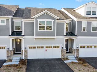 752 Riverbank Dr, Geneva, IL 60134