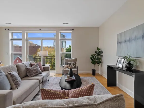 1550 North Warren AVENUE #304, Milwaukee, WI 53202