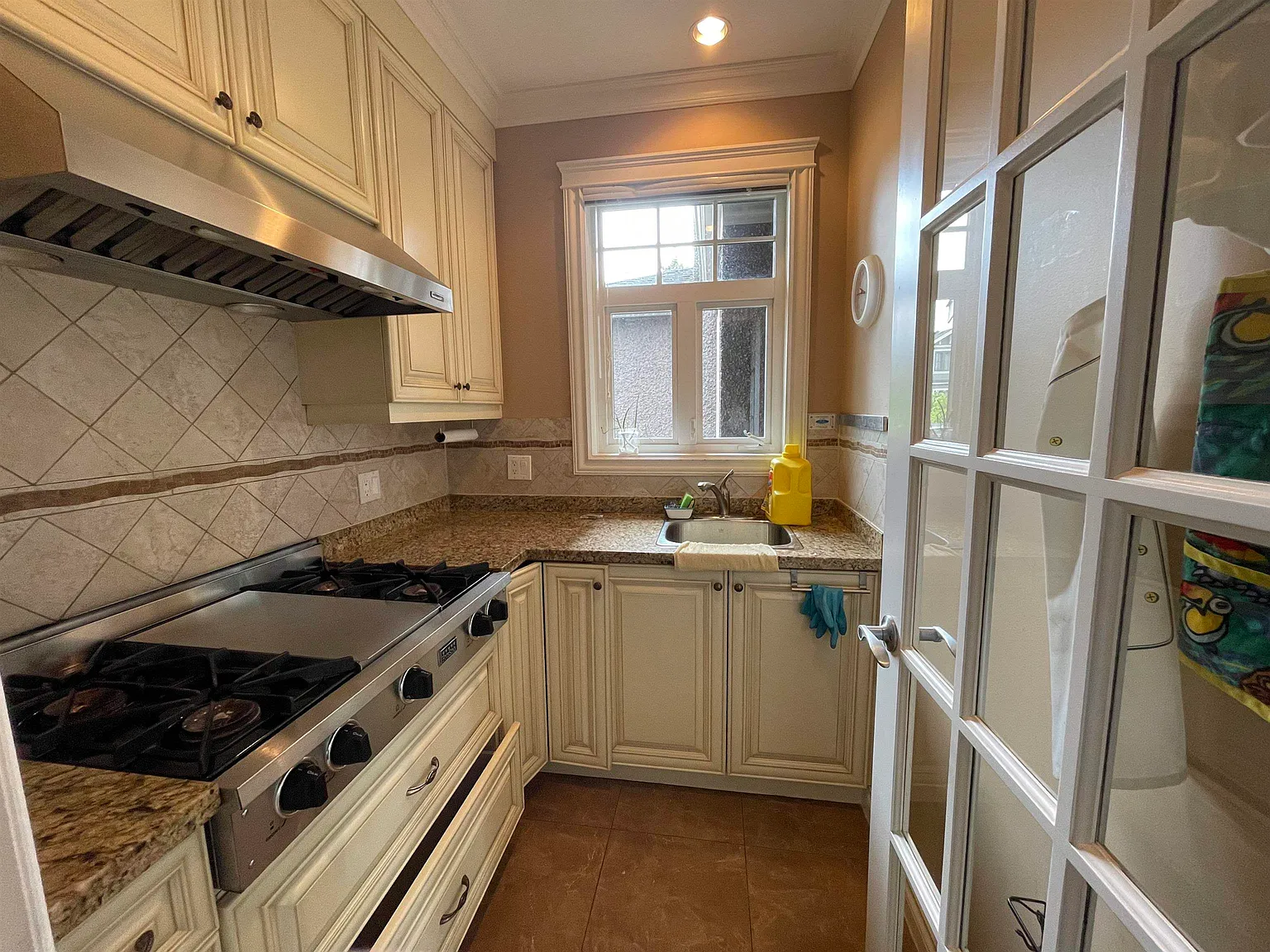 3 bed, 3372 sqft, $6,500 — Photo 2