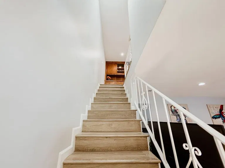 11153 1/2 Morrison St — Photo 47