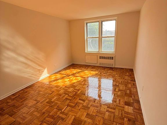 4th image of 222 E 8th St #2W