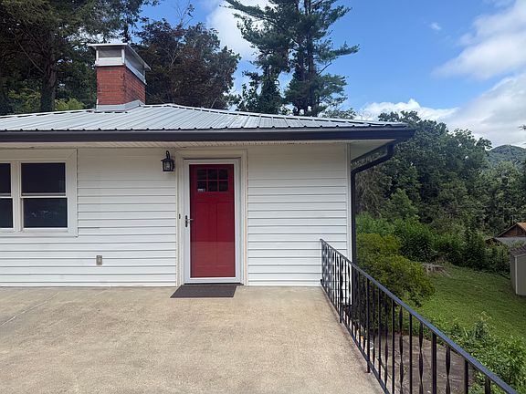 Welcome to 436 Kenilworth Rd. Unit 1