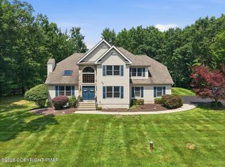 1220 Overlook Ct, Saylorsburg, PA 18353