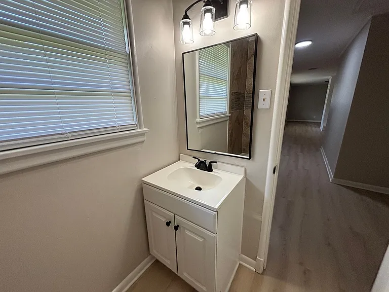 2608 E Cavett Dr — Photo 16