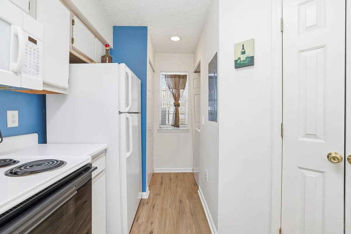 Building Photo - 510 White River Dr #24F
