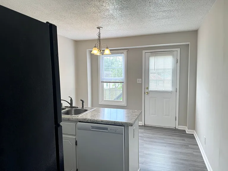 1200 Carol Dr — Photo 5