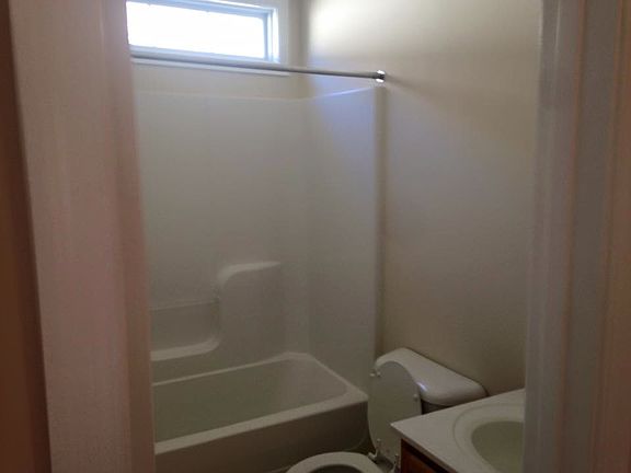 Hall bath with Tub/shower