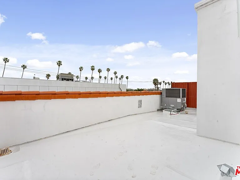 1338 Yale St #C — Photo 36