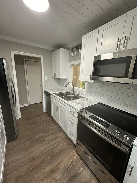 2 bed, 1000 sqft, $2,200 — Photo 4