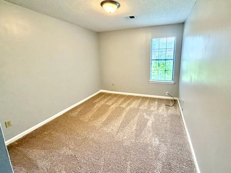5435 Gardendale St — Photo 14