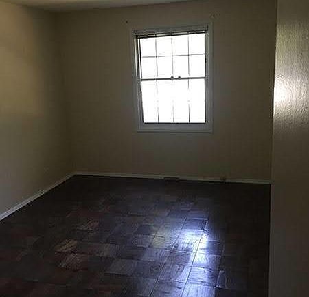 5th image of 1240 Park Ave W APT 313