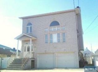341 Lincoln Ave, Lyndhurst, NJ 07071