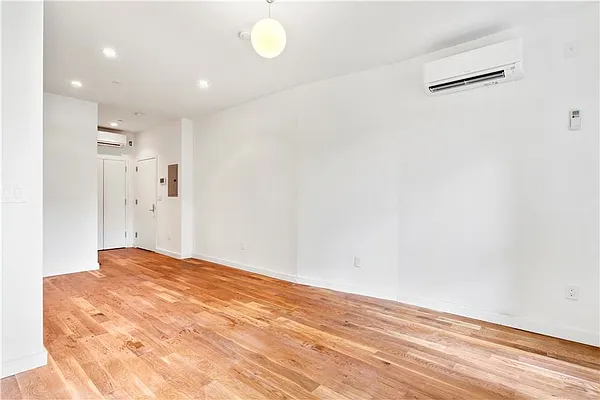 Rented by Investmates Real Estate | media 20