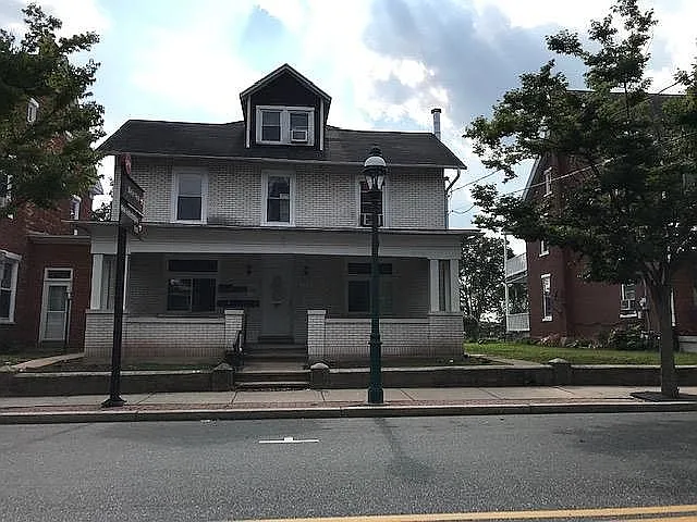 2 bed, $1,395 — Photo 1