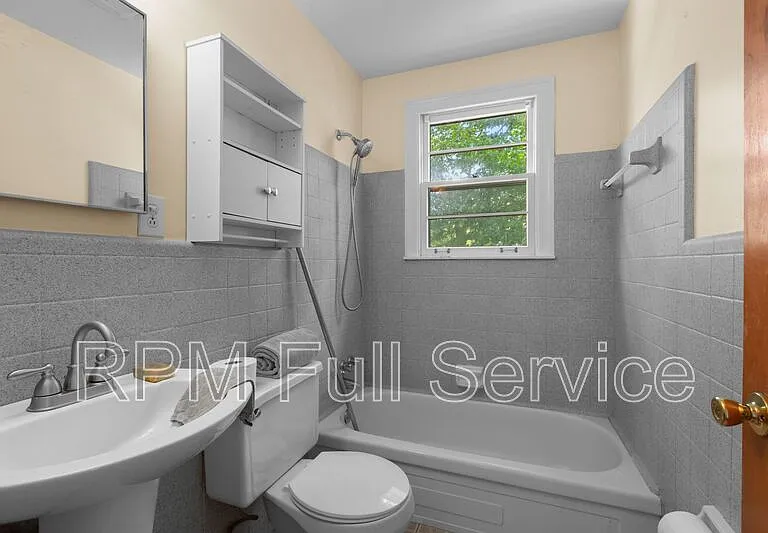 570 Carol Dr — Photo 25