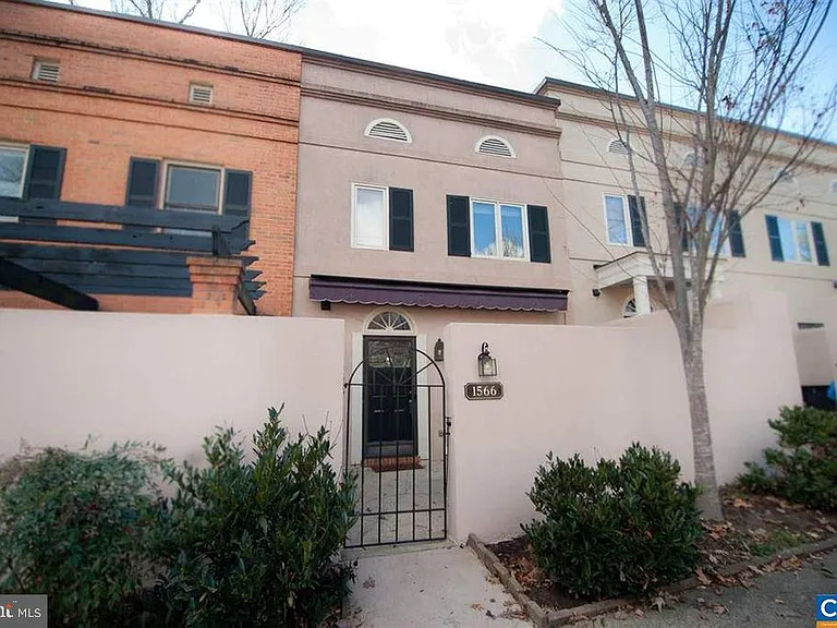 1566 Garden Ct — Photo 1