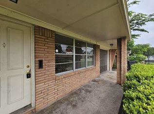 205 W Rittenhouse St, Houston, TX 77076
