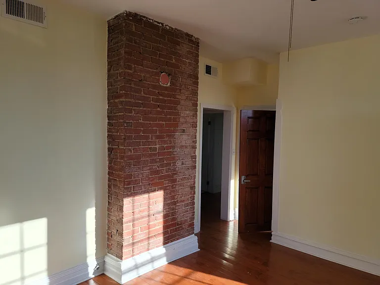 111 Iona Ave #2 — Photo 6
