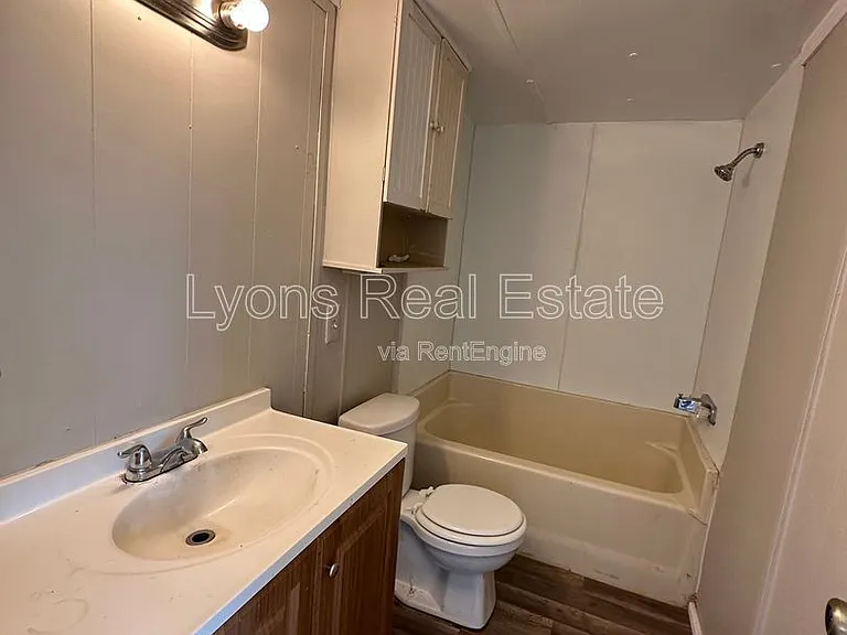 8086 Heck Dr #1A — Photo 7