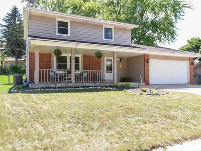 1703 Blackhawk Trl, Waukesha, WI, 53186