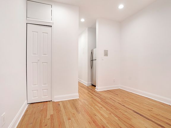 4th image of 185 E 3rd St APT 4D