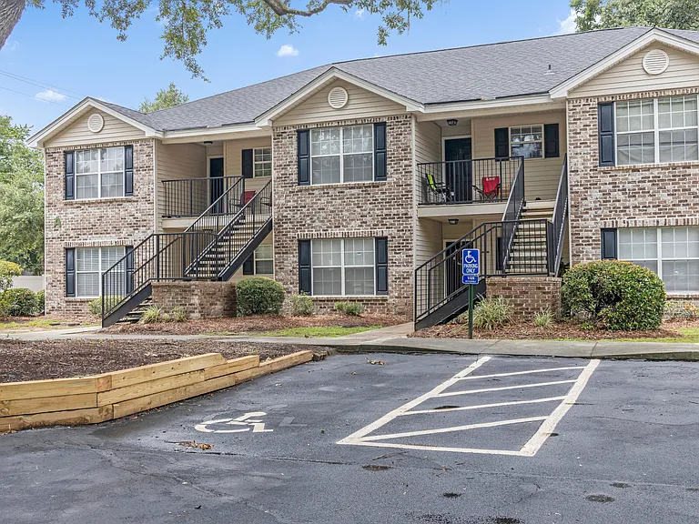 Lakeview Oaks Townhomes — Photo 23
